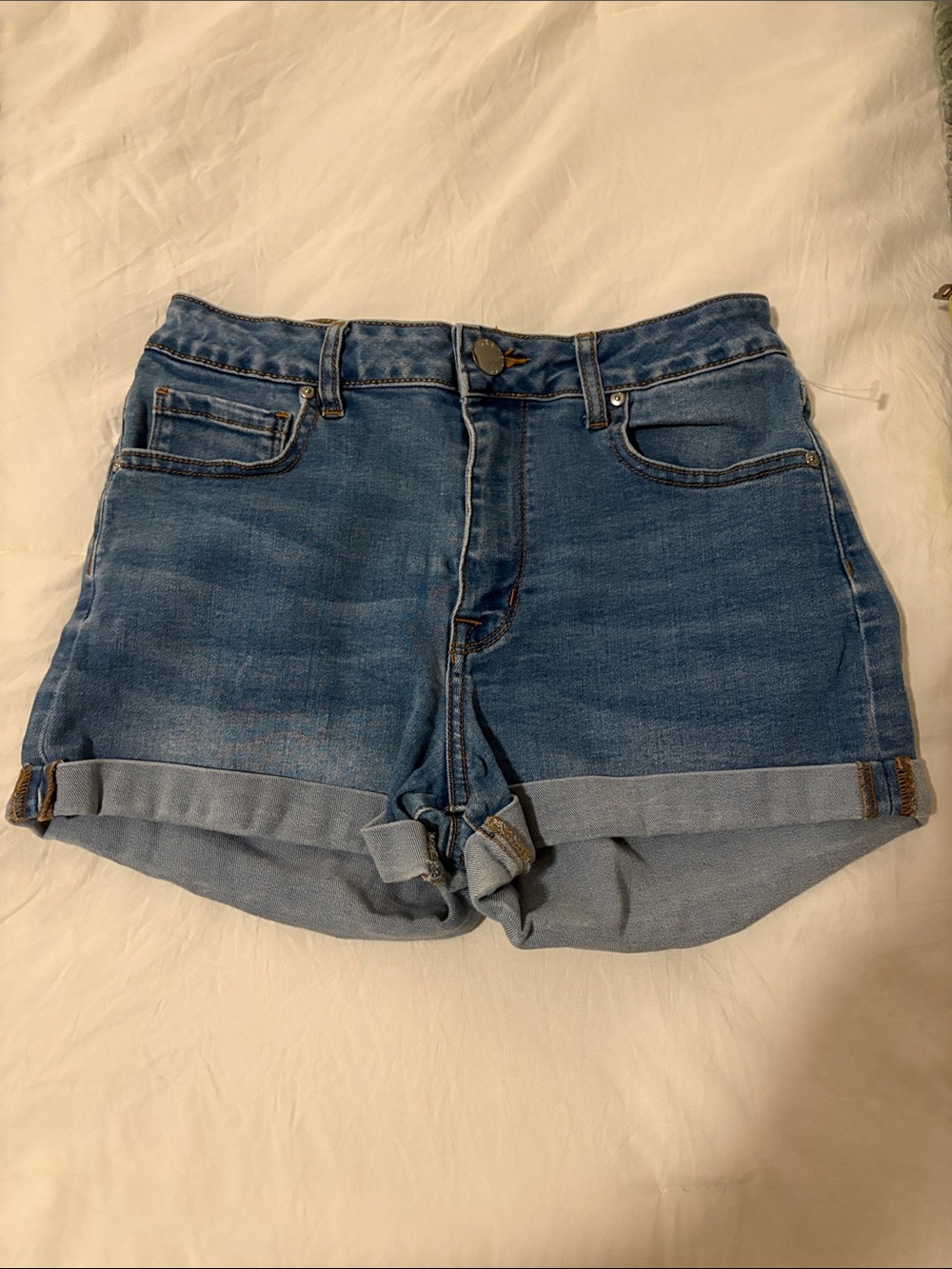 Forever 21. Size 26.Classic Blue Denim Roll-Cuff Women's Shorts